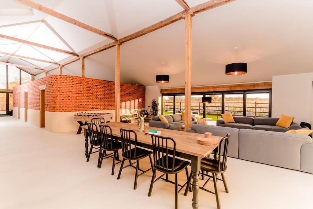 Beautiful Barn Conversion Close To The Broads Dilham Bagian luar foto